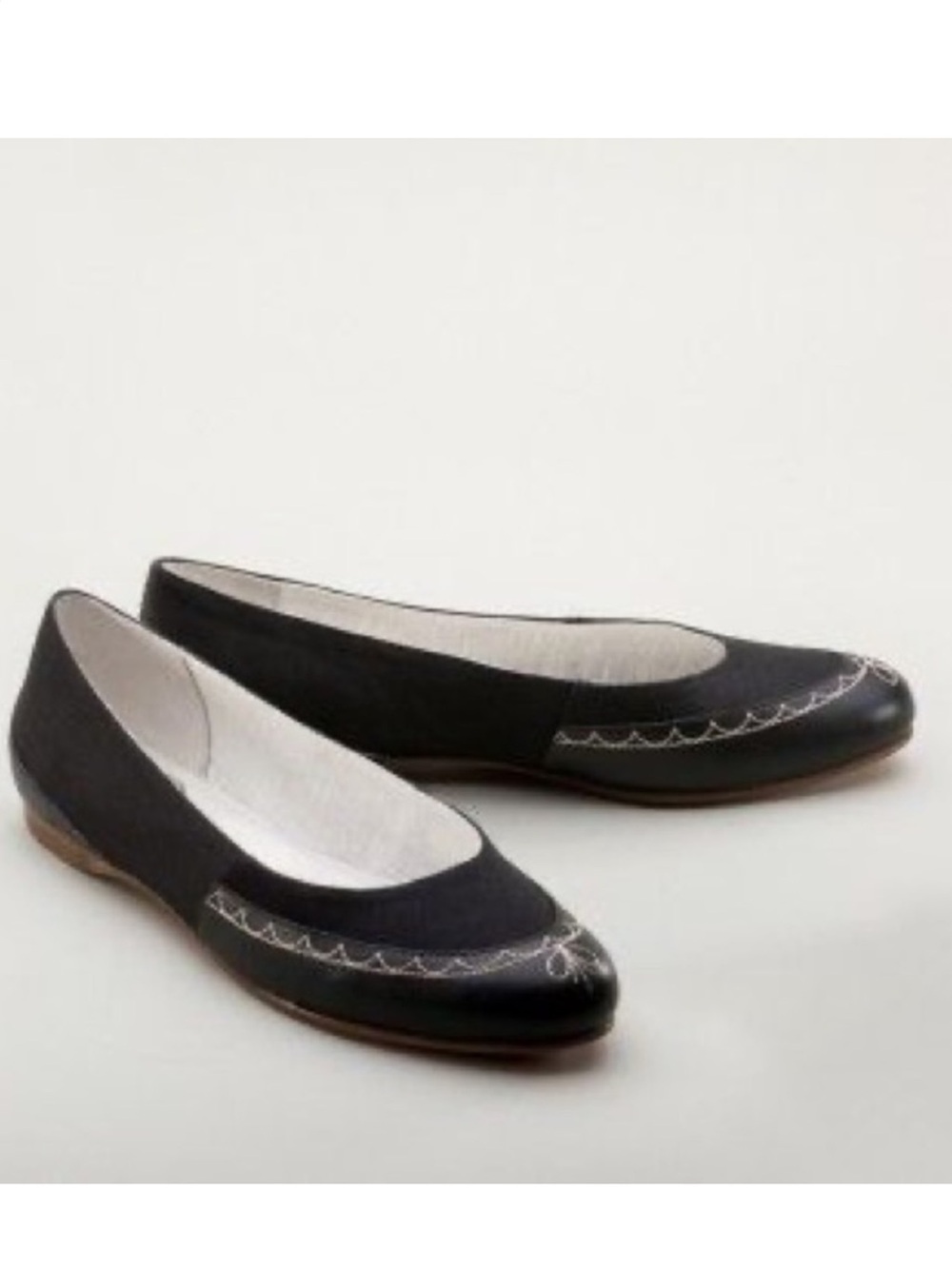 American Duchess Regency Era Dashwood flats Size 6 Black with ivory stitching